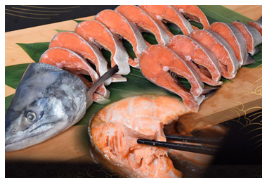 【豊洲市場うまいもん】北海道産「新巻鮭」